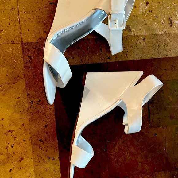 Amazing one of kind dressy wedges - Picture 2 of 4